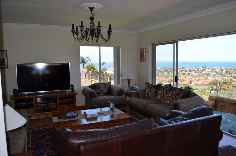 4 Bedroom Property for Sale in Menkenkop Western Cape